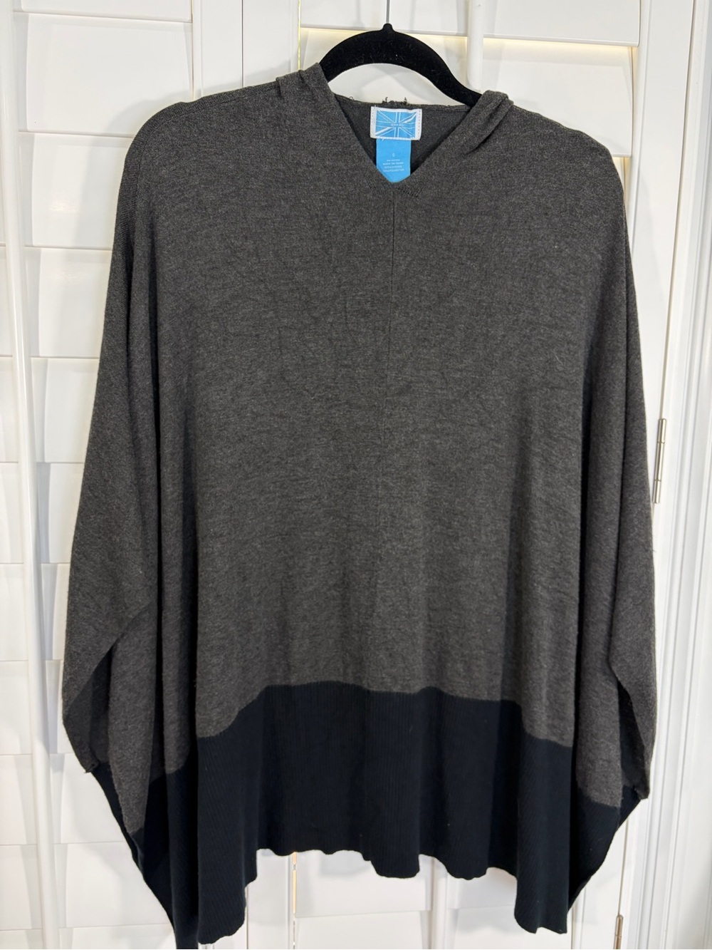 Two-Tone Hooded Poncho Sweater - Gray & Black (S)